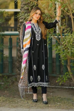 Heavy Emb Lawn 3pc – Voil Bana Dora Dupatta